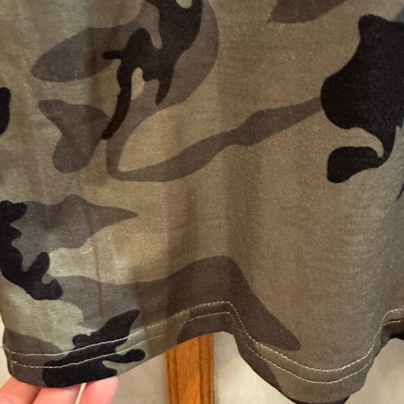 New! UrbanGlow Women’s Sz Lrg Camouflage American Flag Short Sleeve Top K713 - Picture 7 of 11